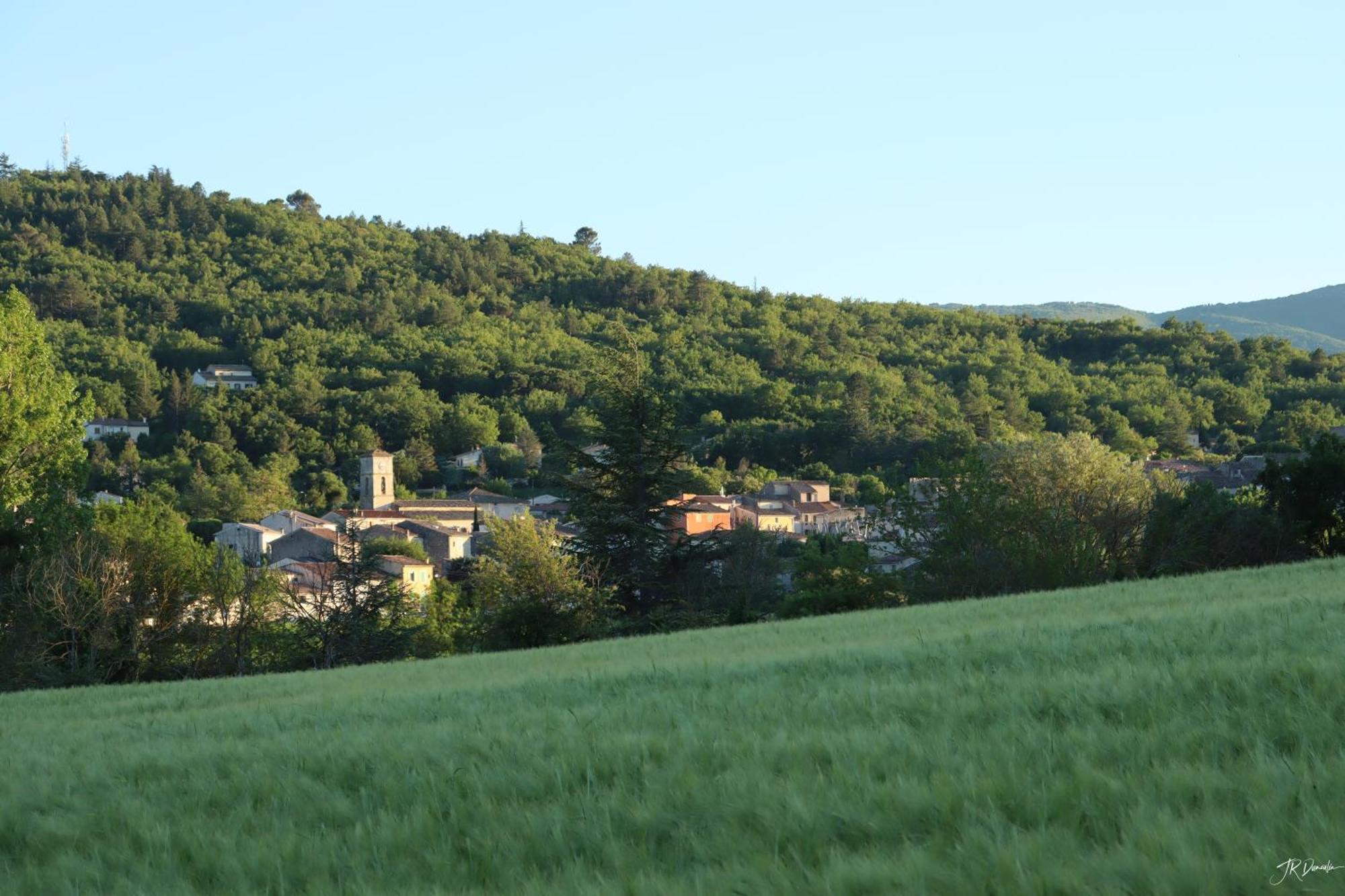 Studio Dans Le Luberon Céreste Exterior foto