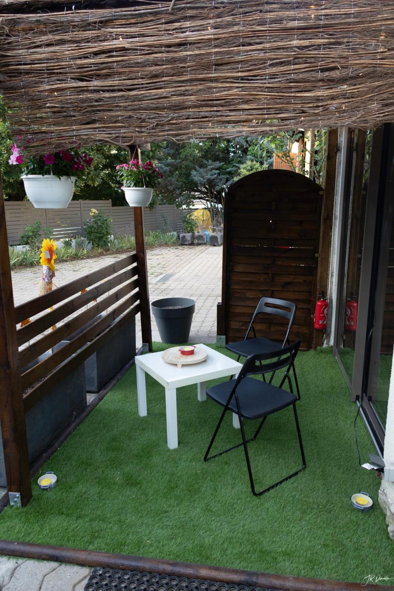 Studio Dans Le Luberon Céreste Exterior foto
